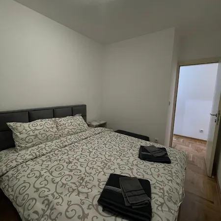 Apartman Cvetanov Trg Lux 4