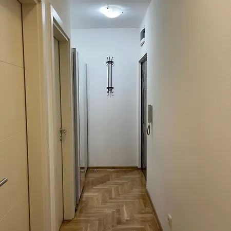 Apartment Cvetanov Trg Lux 4 Belgrade